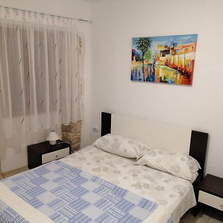 Apartment Elena Bale Pokoj fotografie